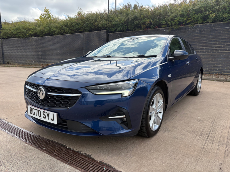 2020 Vauxhall Insignia 2.0 Cdti Se Nav Hatchback 5dr Diesel Manual Euro 5 (160 Ps) in Blue — image 1