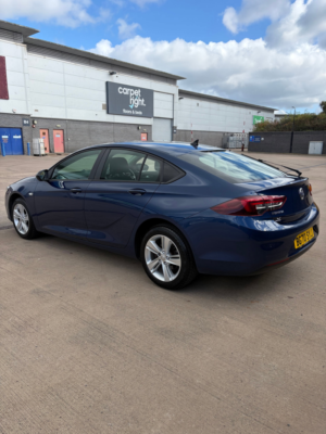 2020 Vauxhall Insignia 2.0 Cdti Se Nav Hatchback 5dr Diesel Manual Euro 5 (160 Ps) in Blue — image 3