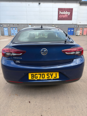 2020 Vauxhall Insignia 2.0 Cdti Se Nav Hatchback 5dr Diesel Manual Euro 5 (160 Ps) in Blue — image 4