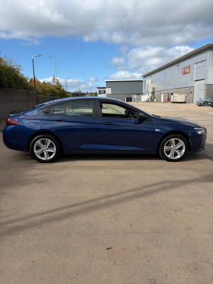 2020 Vauxhall Insignia 2.0 Cdti Se Nav Hatchback 5dr Diesel Manual Euro 5 (160 Ps) in Blue — image 6