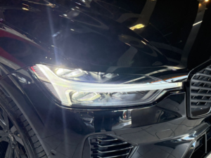 2025 Volvo Xc60 2.0 Black Edition Plus T6 AWD (350 Hp) in Black — image 3