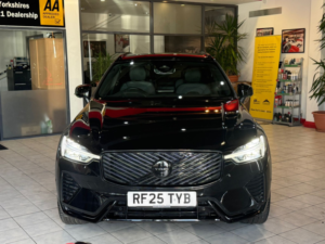 2025 Volvo Xc60 2.0 Black Edition Plus T6 AWD (350 Hp) in Black — image 4