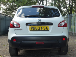 2013 Nissan Qashqai 1.6 360 SUV 5dr Petrol Manual 2WD Euro 5 (117 Ps) in White — image 5