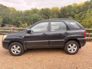 2010 Kia Sportage 2.0 Crdi Xs 2WD 5dr in Black — image 6