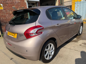 2013 Peugeot 208 1.4 E-Hdi Active Egc Euro 5 (s/s) 5dr in Pink — image 2