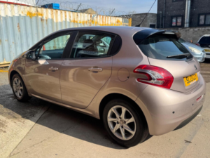 2013 Peugeot 208 1.4 E-Hdi Active Egc Euro 5 (s/s) 5dr in Pink — image 6