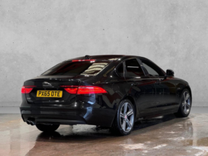 2015 Jaguar Xf 2.0d R-Sport Auto Euro 6 (s/s) 4dr in Black — image 5