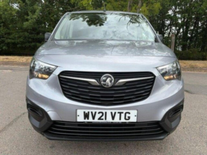 2021 Vauxhall Combo 1.5 Turbo D 2000 Edition L1 H1 Euro 6 4dr in Grey — image 2