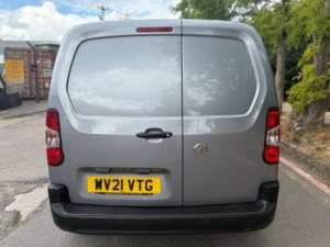 2021 Vauxhall Combo 1.5 Turbo D 2000 Edition L1 H1 Euro 6 4dr in Grey — image 6