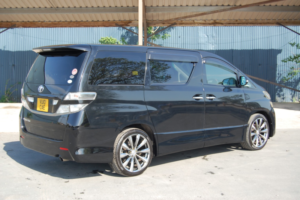 2010 Toyota Vellfire 2.4 24z in Black — image 4