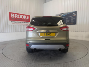 2014 Ford Kuga 2.0 Tdci Zetec 2WD Euro 5 5dr in Gold — image 5