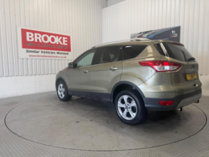 2014 Ford Kuga 2.0 Tdci Zetec 2WD Euro 5 5dr in Gold — image 6