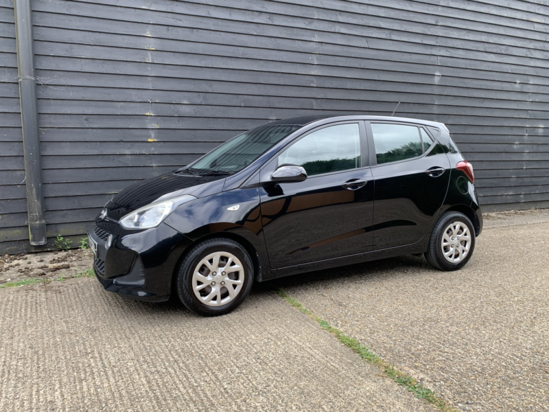 2017 Hyundai I10 1.2 Se Hatchback 5dr Petrol Manual Euro 6 (87 Ps) (2017) in Black — image 1