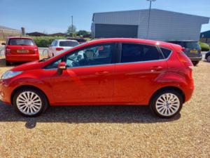2009 Ford Fiesta 1.4 Titanium 5dr in Red — image 4