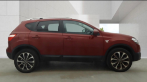 2012 Nissan Qashqai 1.5 Dci N-Tec+ 2WD Euro 5 5dr in Red — image 3