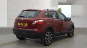 2012 Nissan Qashqai 1.5 Dci N-Tec+ 2WD Euro 5 5dr in Red — image 4