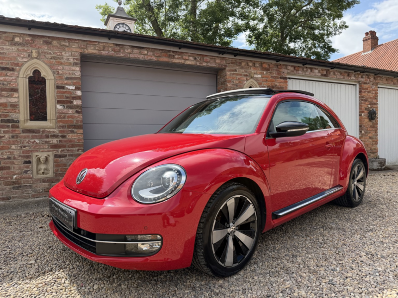 2012 Volkswagen Beetle 1.4 Tsi Sport in Red — image 1