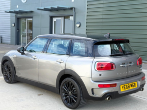 2019 MINI Clubman 2.0 Cooper S Classic Steptronic Euro 6 (s/s) 6dr in Silver — image 6