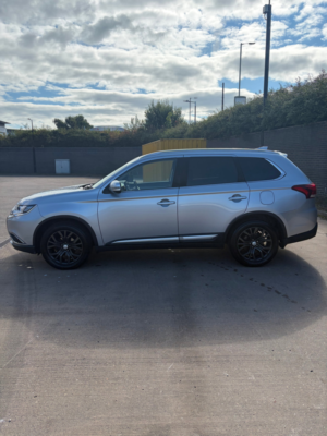 2018 Mitsubishi Outlander 2.2 Di-D 3 SUV 5dr Diesel Manual 4WD Euro 6 (s/s) (147 Ps) in Silver — image 2