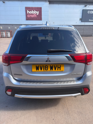 2018 Mitsubishi Outlander 2.2 Di-D 3 SUV 5dr Diesel Manual 4WD Euro 6 (s/s) (147 Ps) in Silver — image 4