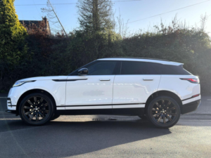 2018 Land Rover Range Rover Velar 2.0 P250 R-Dynamic Hse Auto 4WD Euro 6 (s/s) 5dr in White — image 5