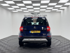 2014 Skoda Yeti 1.6 Tdi Greenline Ii Se in Blue — image 5