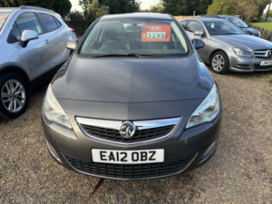 2012 Vauxhall Astra 1.4 16v Active in Grey — image 2