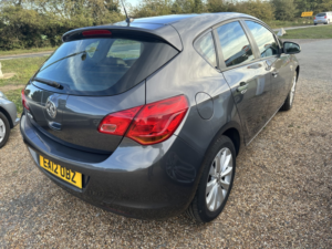 2012 Vauxhall Astra 1.4 16v Active in Grey — image 5