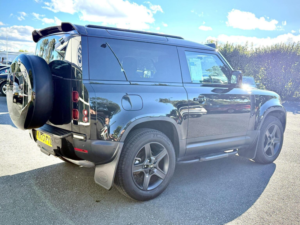 2023 Land Rover Defender 90 3.0 D250 Mhev Hse Auto 4WD Euro 6 (s/s) 3dr in Black — image 4