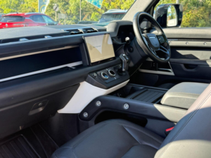 2023 Land Rover Defender 90 3.0 D250 Mhev Hse Auto 4WD Euro 6 (s/s) 3dr in Black — image 5