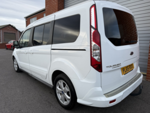 2016 Ford Grand Tourneo Connect 1.5 Tdci Titanium in White — image 5