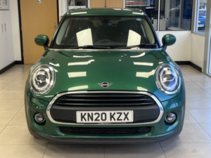 2020 MINI Hatch 1.5 5-Door Hatch One Classic in Green — image 3