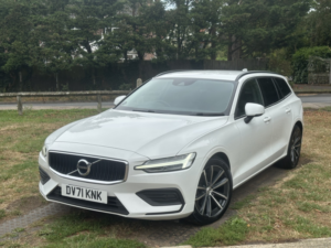 2021 Volvo V60 2.0 Momentum B4 (diesel) Fwd in White — image 2