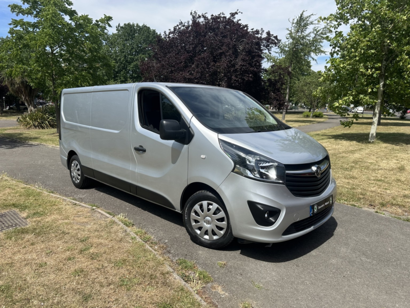 2019 Vauxhall Vivaro 1.6 Cdti 2900 Sportive in Silver — image 1