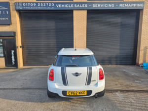 2012 MINI Countryman 1.6 Cooper Countryman in White — image 4