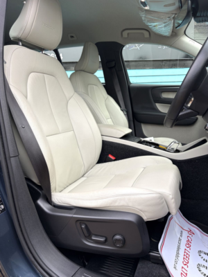 2019 Volvo Xc40 2.0 T4 Inscription Pro SUV 5dr Petrol Auto AWD Euro 6 (s/s) (190 Ps) in Blue — image 6