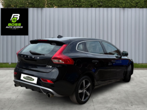 2016 Volvo V40 2.0 R-Design D2 in Black — image 3