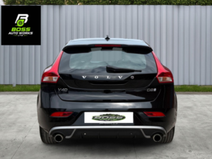 2016 Volvo V40 2.0 R-Design D2 in Black — image 4