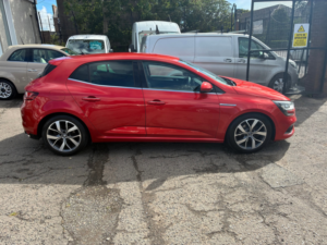 2016 Renault Megane 1.5 Dci Dynamique S Nav Hatchback 5dr Diesel Manual Euro 6 (s/s) (110 Ps) in Red — image 2