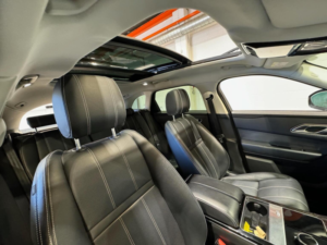 2018 Land Rover Range Rover Velar 2.0 D180 S Auto 4WD Euro 6 (s/s) 5dr in Black — image 4