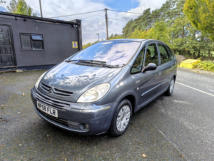 2009 Citroen Xsara Picasso 1.6 I 16v Desire in Grey — image 2