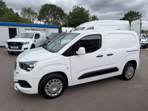 2021 Vauxhall Combo 1.5 Turbo D 2300 Sportive Panel Van 4dr Diesel Manual L1 H1 Euro 6 (100 Ps) in White — image 2