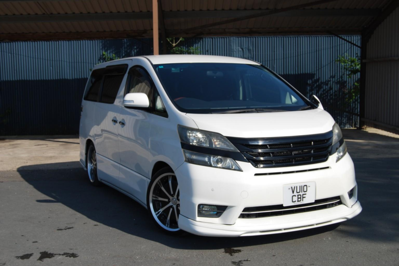 2010 Toyota Vellfire 2.4z Platinum Selection 2 in White — image 1