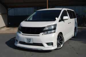 2010 Toyota Vellfire 2.4z Platinum Selection 2 in White — image 3