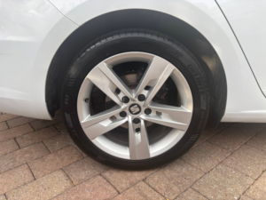 2020 SEAT Leon 2.0 Tdi Fr Estate 5dr Diesel Manual Euro 6 (s/s) (150 Ps) in White — image 4
