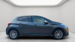 2017 Peugeot 208 1.2 Puretech Allure Euro 6 5dr in Grey — image 3