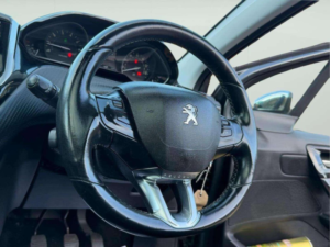 2017 Peugeot 208 1.2 Puretech Allure Euro 6 5dr in Grey — image 6