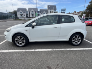 2015 Fiat Punto 1.2 Punto 3-Door 1.2 8v 69hp Easy+ in White — image 3