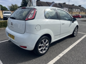 2015 Fiat Punto 1.2 Punto 3-Door 1.2 8v 69hp Easy+ in White — image 6