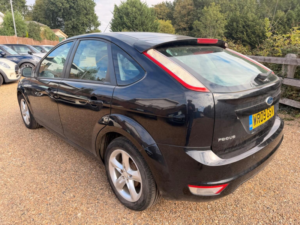 2009 Ford Focus 1.6 Zetec 5dr in Black — image 5